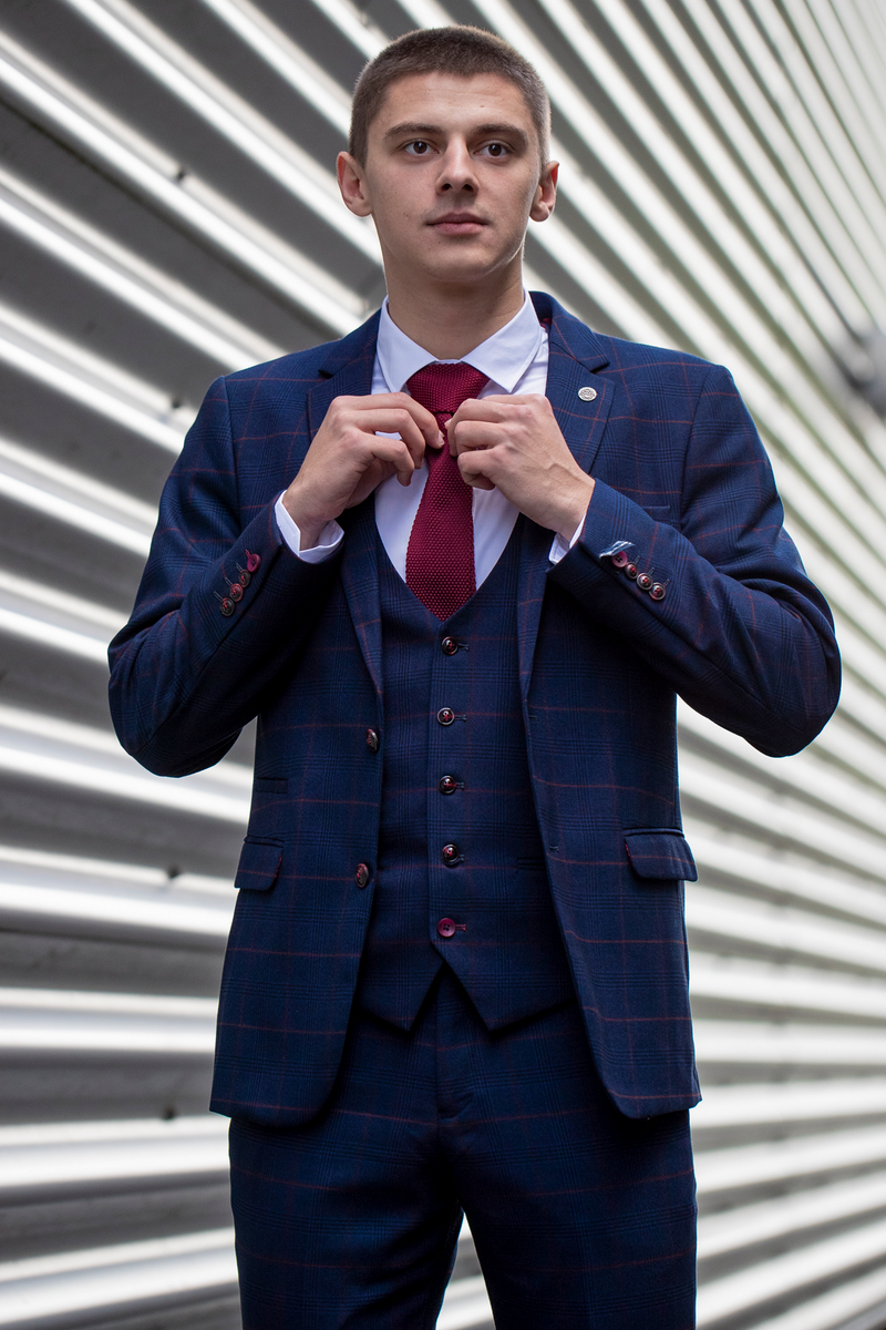 THE EVERTON COLLECTION | Vitalii Mykolenko In The EDINSON Navy Suit ...