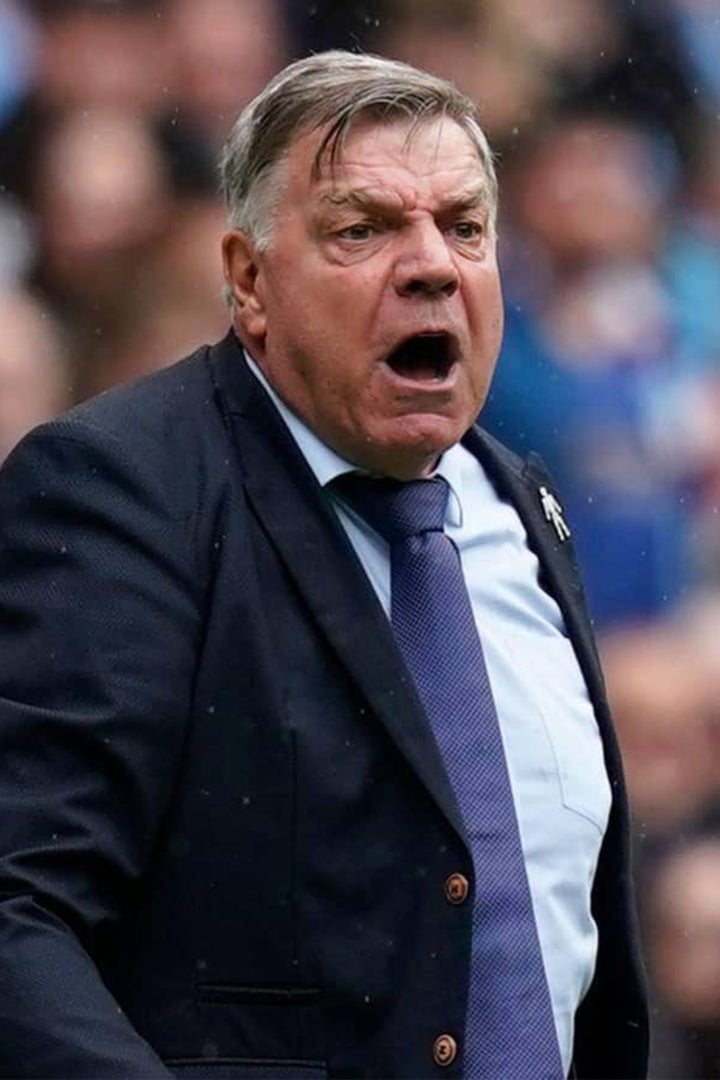 Football Manager Sam Allardyce in Max Navy Suit