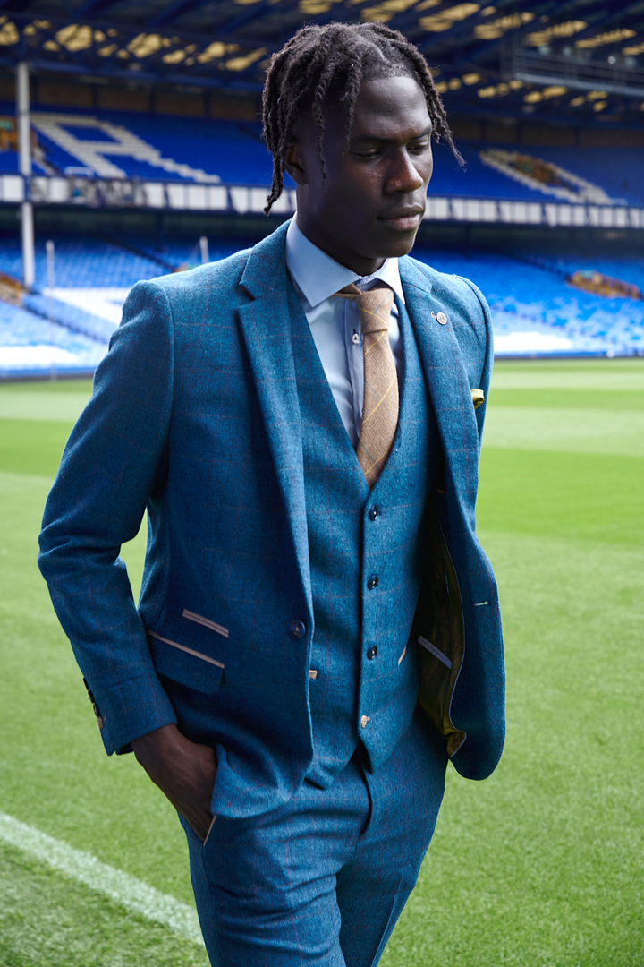 The Everton Collection | Amadou Onana in Dion Blue