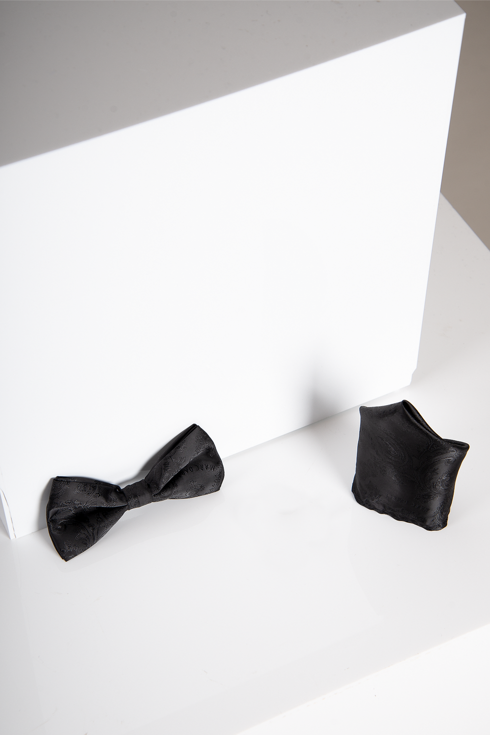 MD PAISLEY - Black Paisley Bow Tie and Pocket Square Set