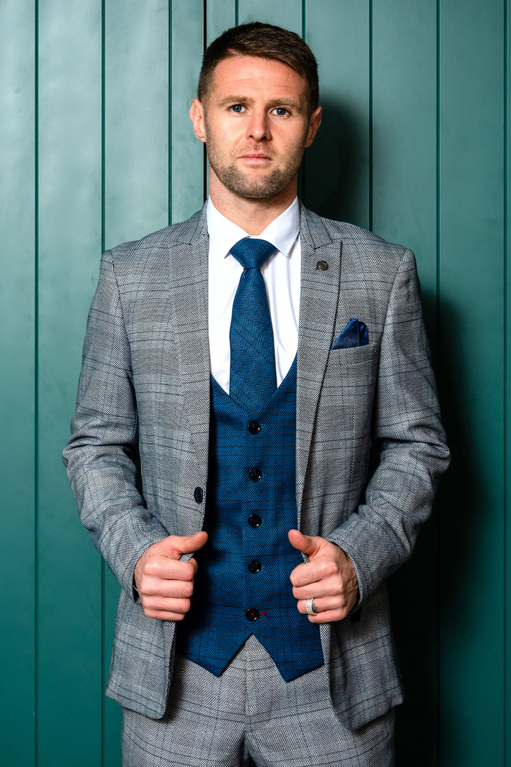 The Sheffield Utd Collection - Oliver Norwood in Jerry Check Suit