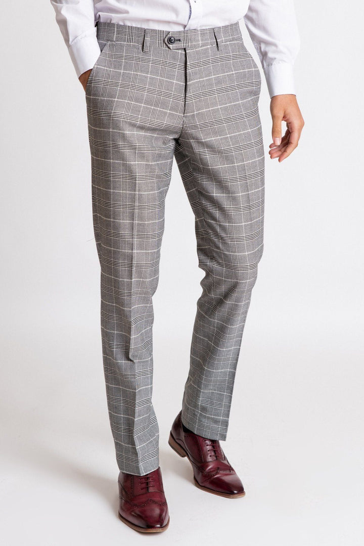 The Sheffield Utd Collection - Wes Foderingham in Ross Grey Check Suit